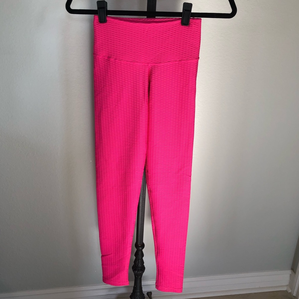 SHAPE UP Hot Pink Waffled Cropped Fitness Leggings